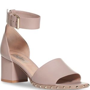 Valentino NEW nude block heels size 7.5